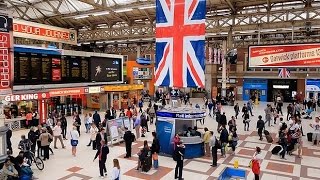 A Walk Through The London Victoria Station London England [upl. by Neuburger]